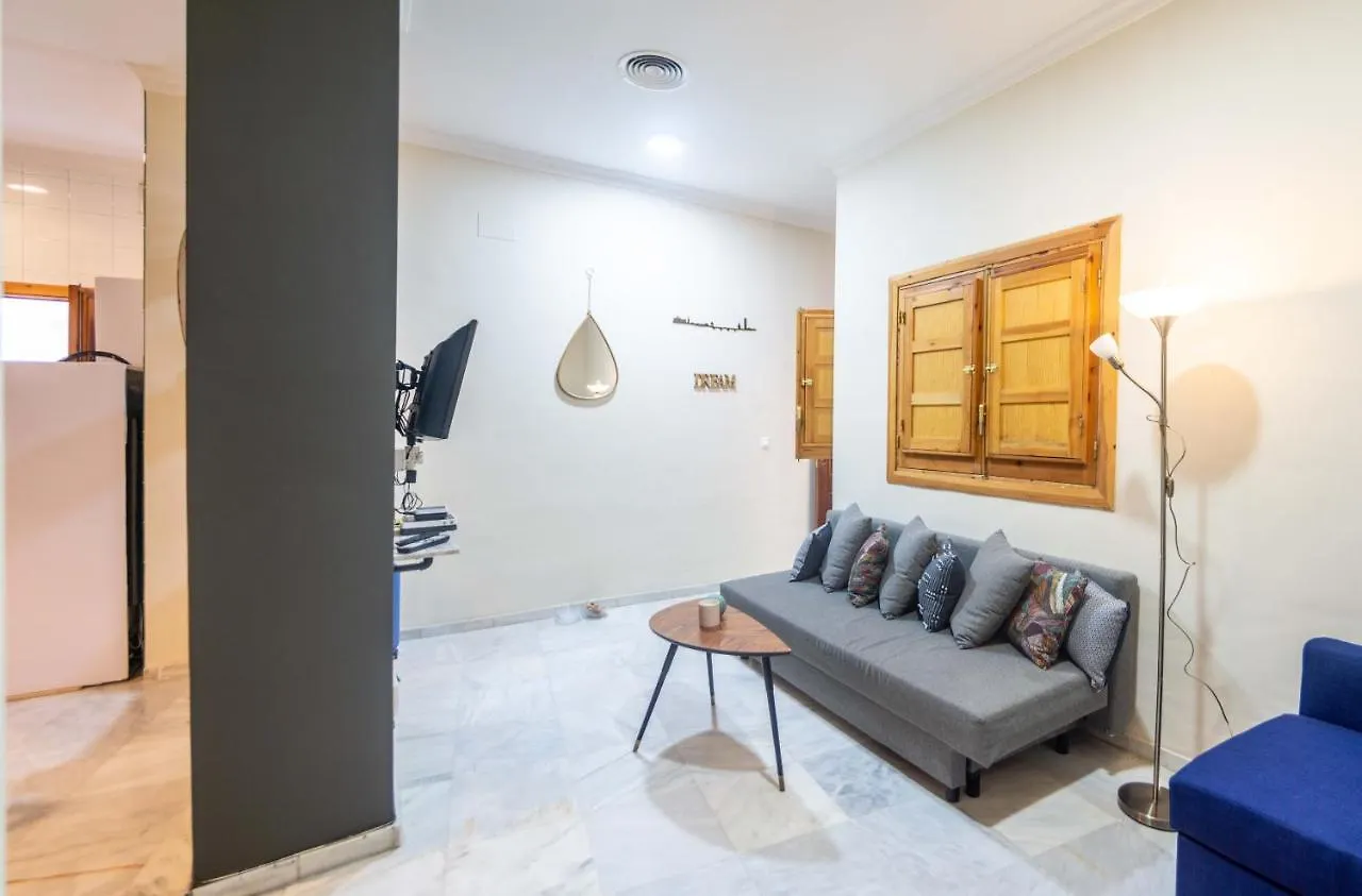 Practical Studio- 1Bth- Las Setas Seville 0*,