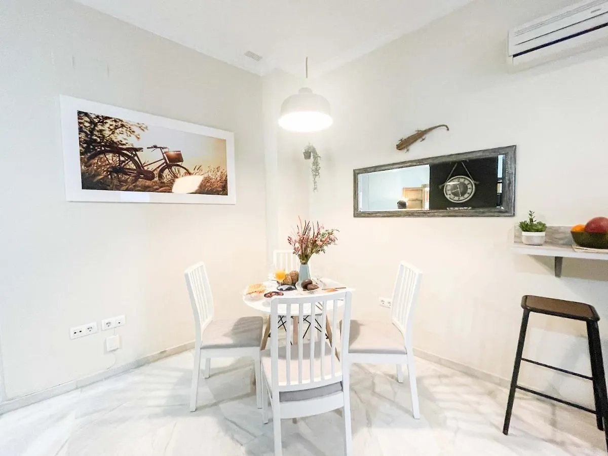 Practical Studio- 1Bth- Las Setas Seville Apartment
